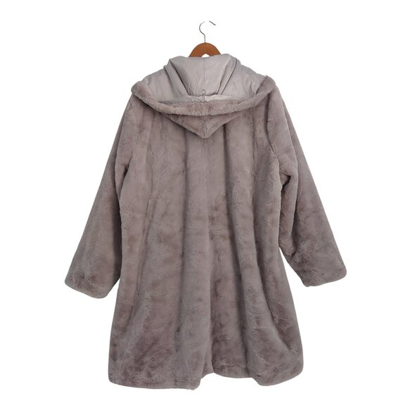 TORRID Faux Fur Hooded Coat Size 3X Light Gray NEW Satin Lined Pockets Glam Chic - Picture 6 of 11